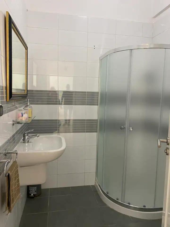 Appartement Simple Et Propre Сфакс Экстерьер фото